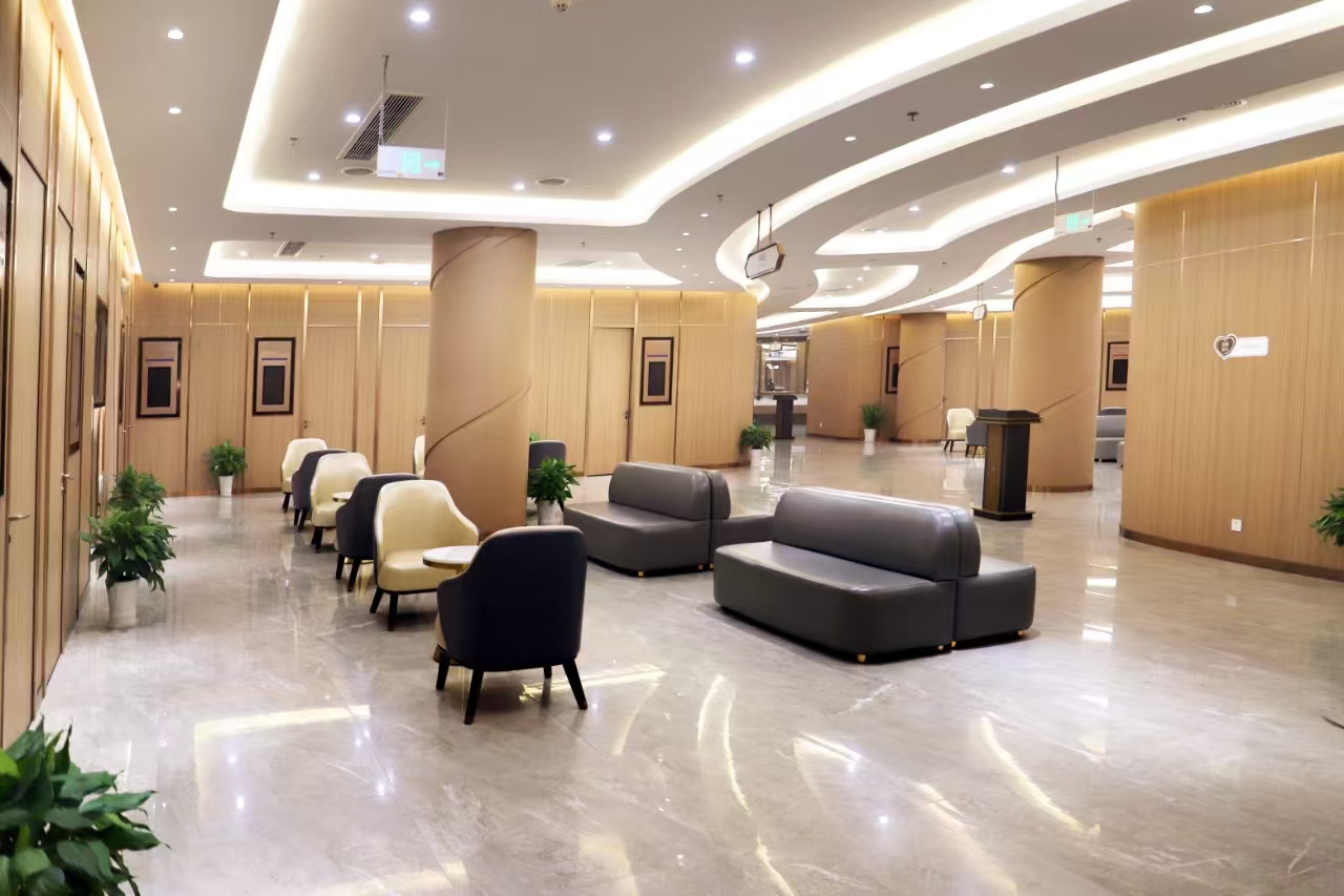 Nanchang Huarui Hospital · Reception lounge